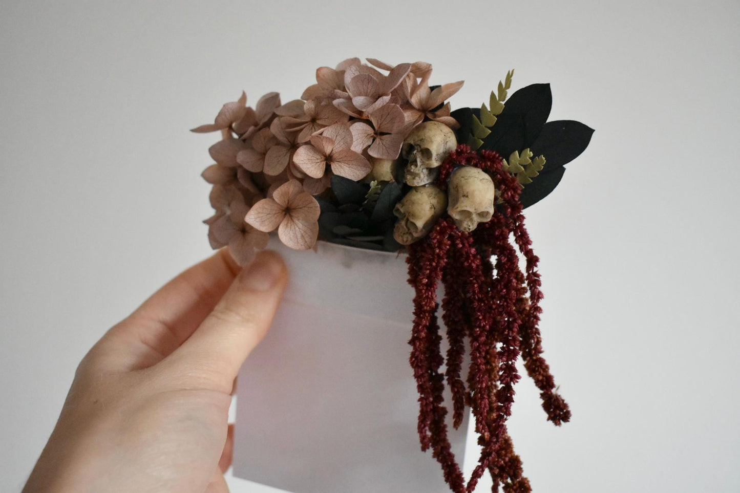 Pocket boutonniere with skulls