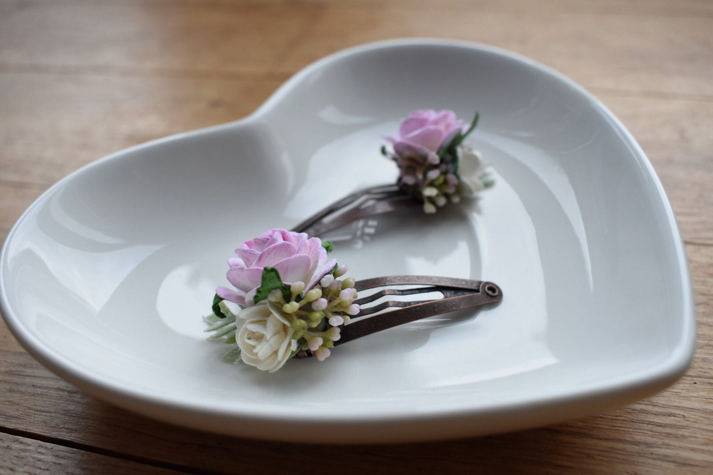 Pink flower girl clips
