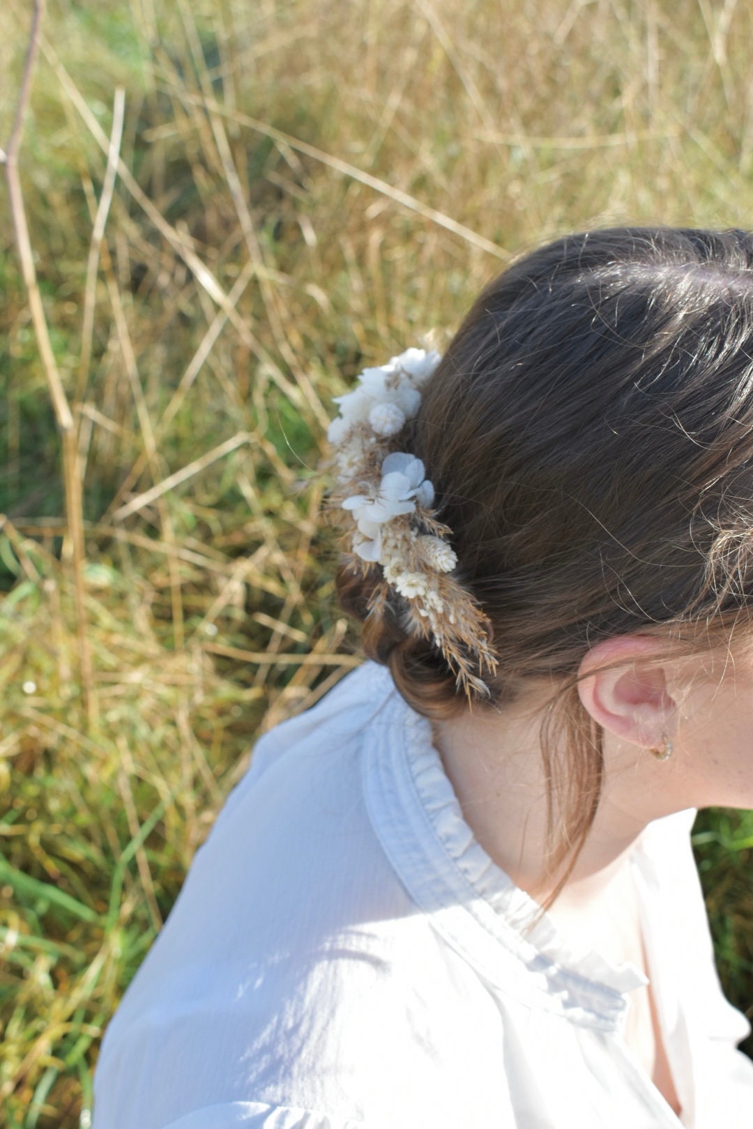 Bleached hydrangea and pampas hair vine
