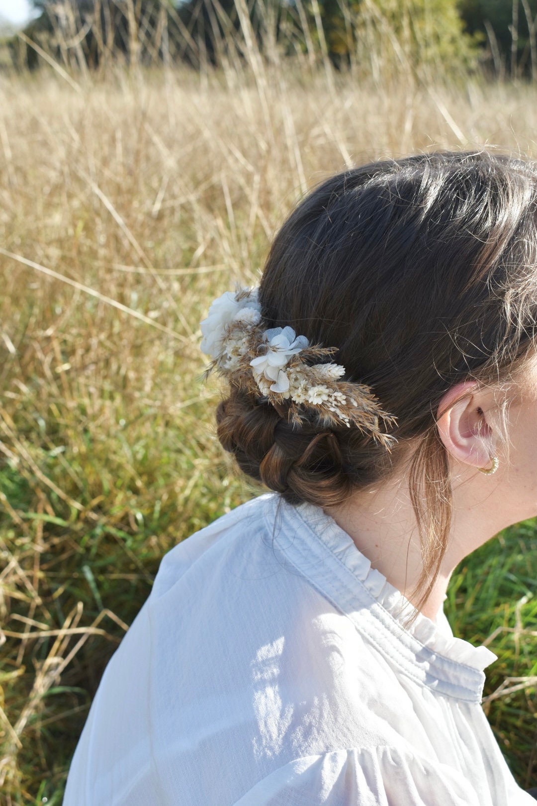 Bleached hydrangea and pampas hair vine