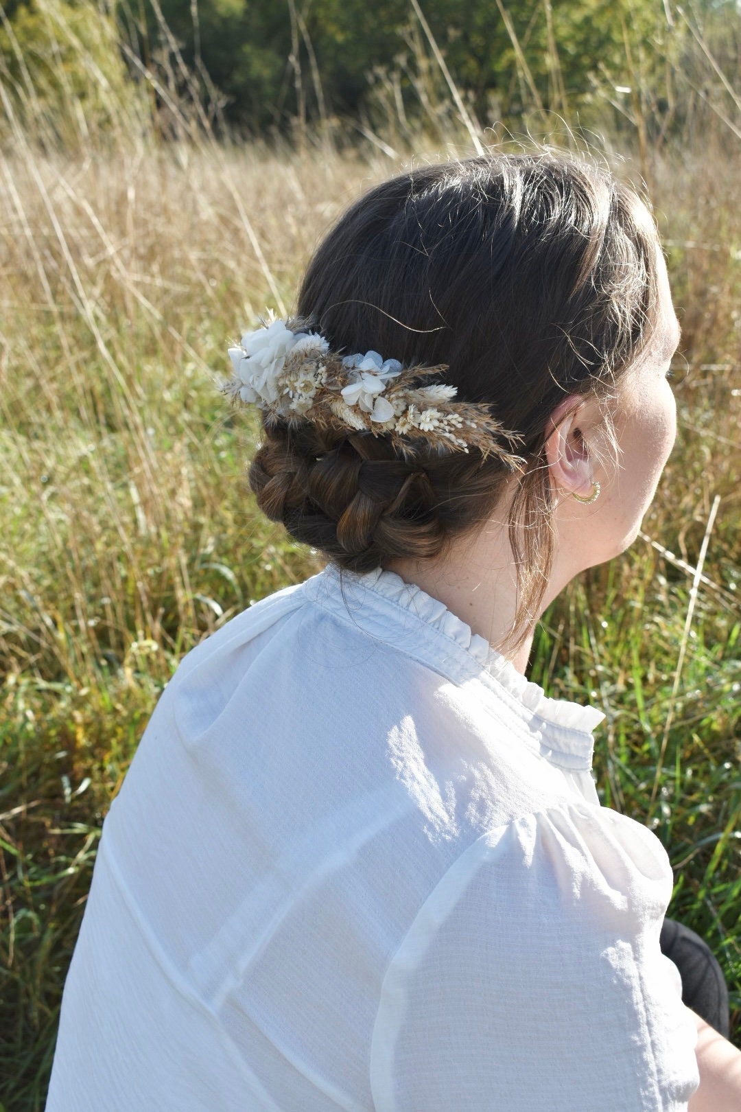 Bleached hydrangea and pampas hair vine