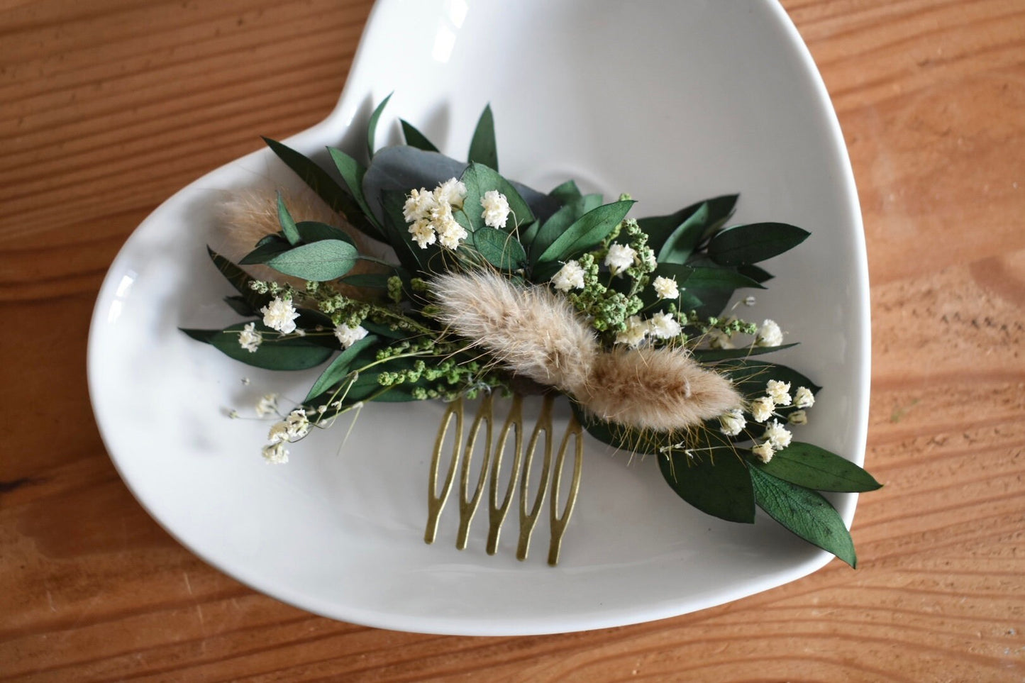 Eucalyptus and gypsophila comb with bunny tails
