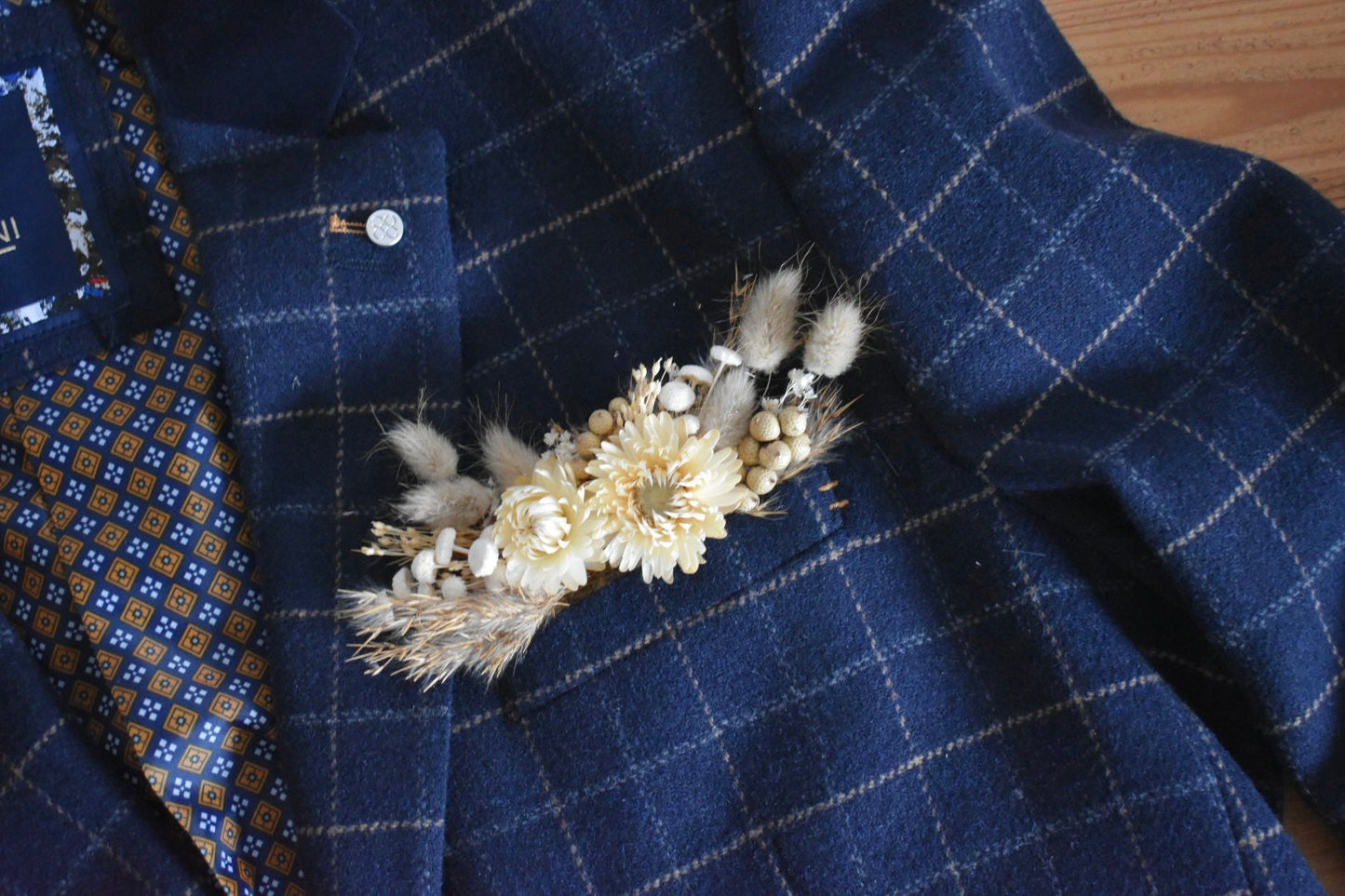 Boho natural pocket boutonniere