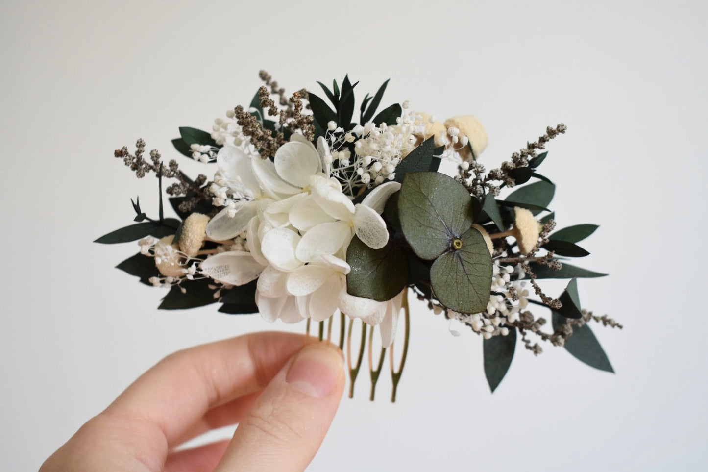 Hydrangea and eucalyptus flower comb