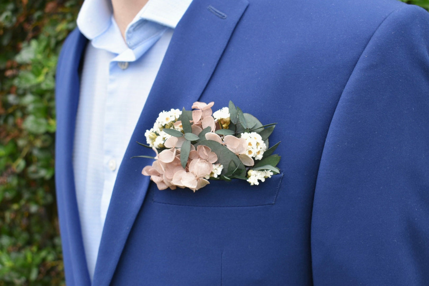 Nude hydrangea and daisy pocket boutonniere