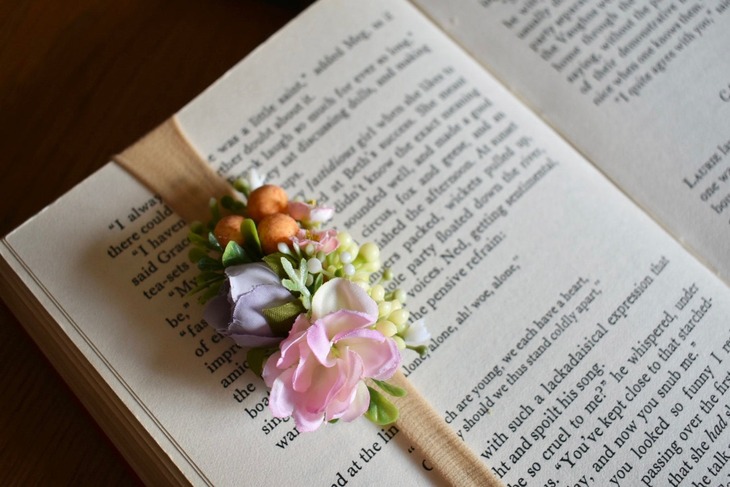 Flower bookmark