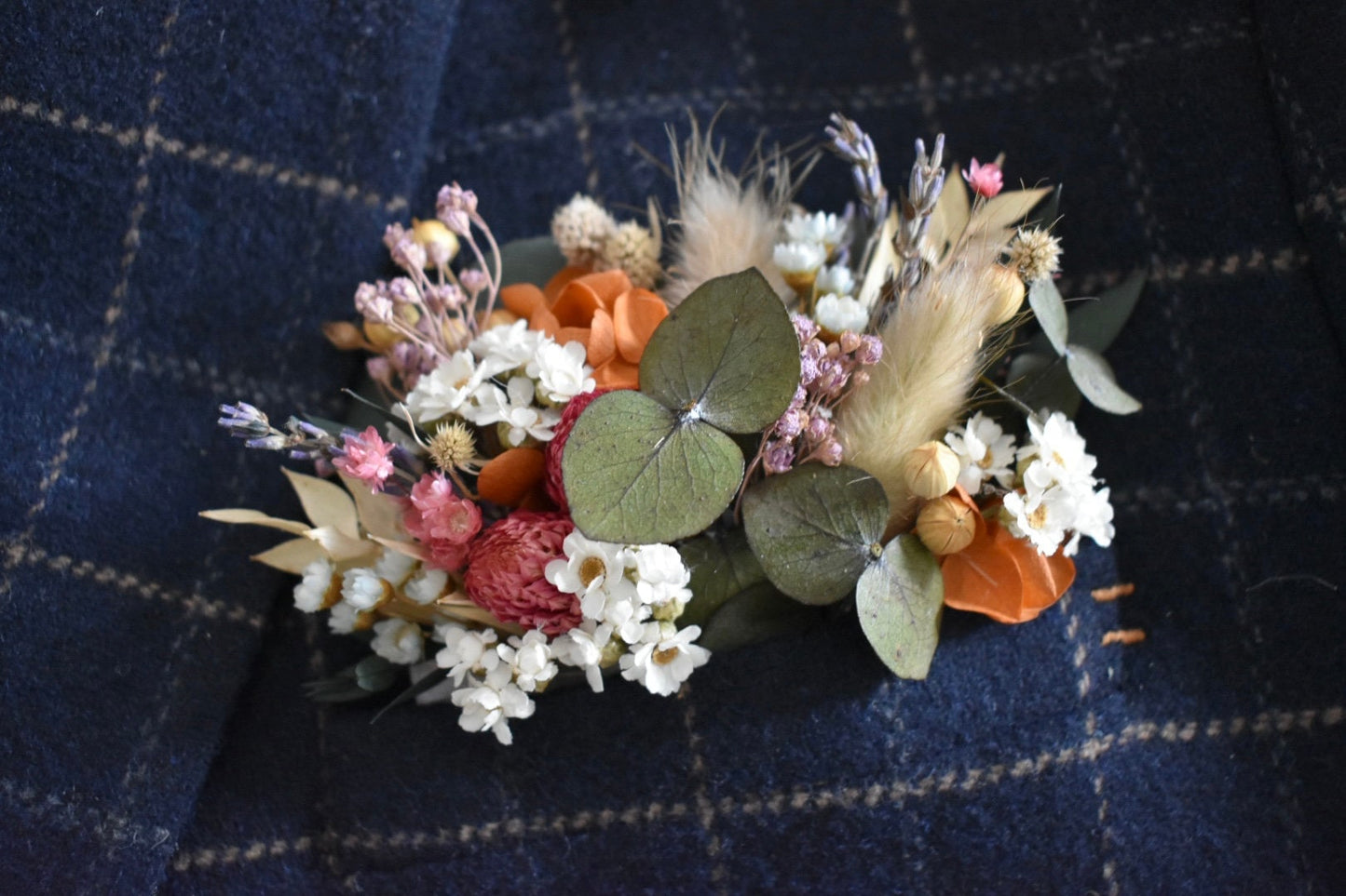 Mixed colour pocket boutonniere