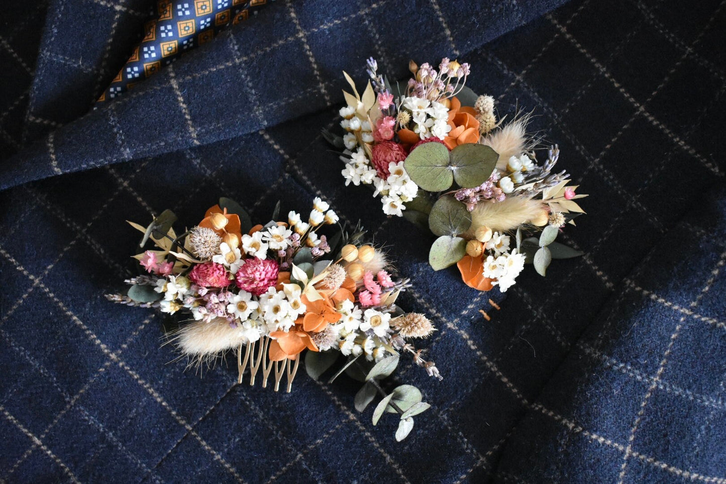 Mixed colour comb