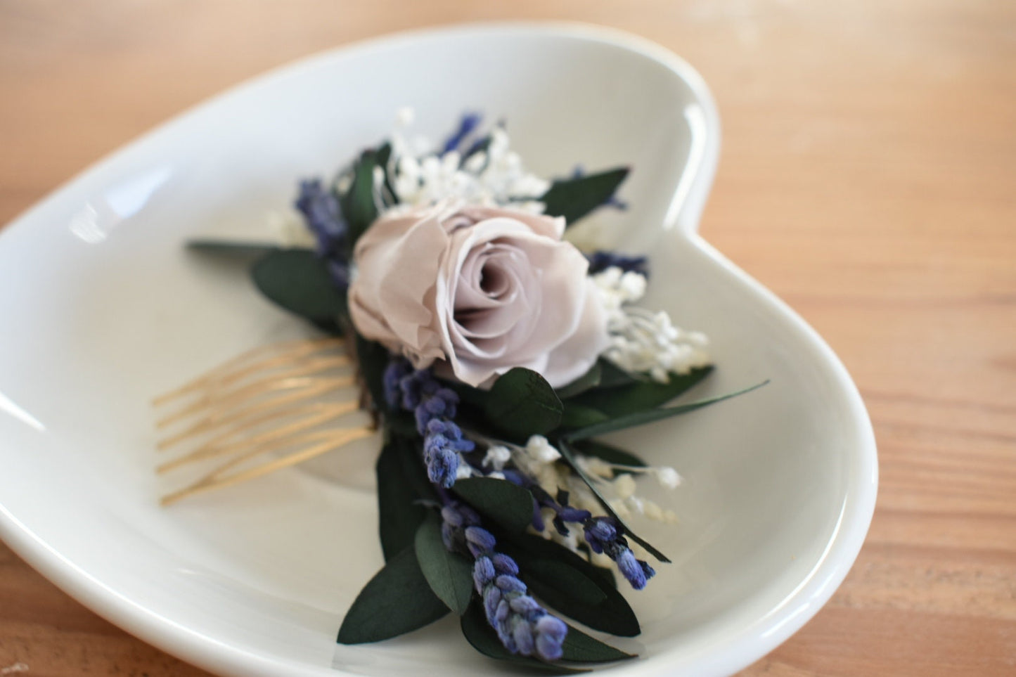 Lavender and rose flower comb