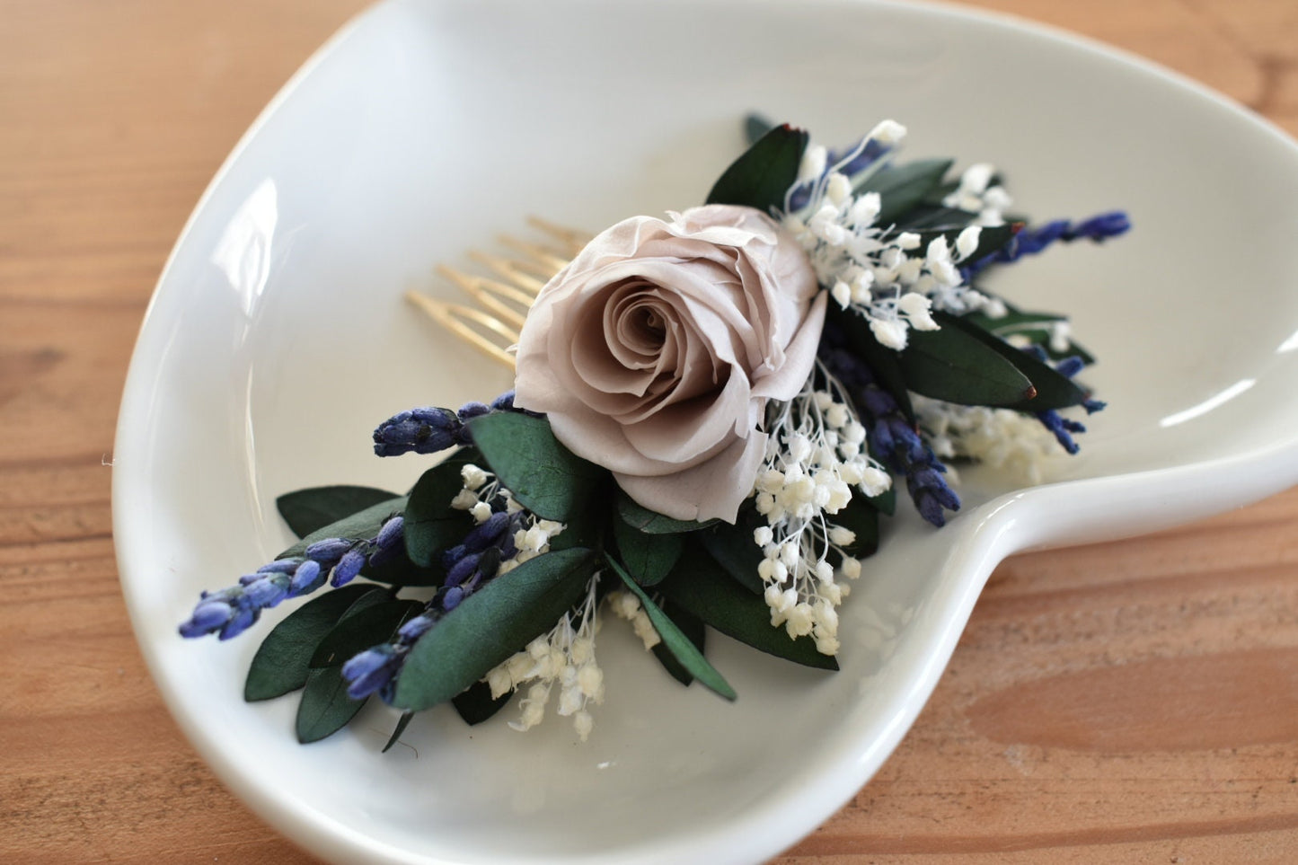Lavender and rose flower comb