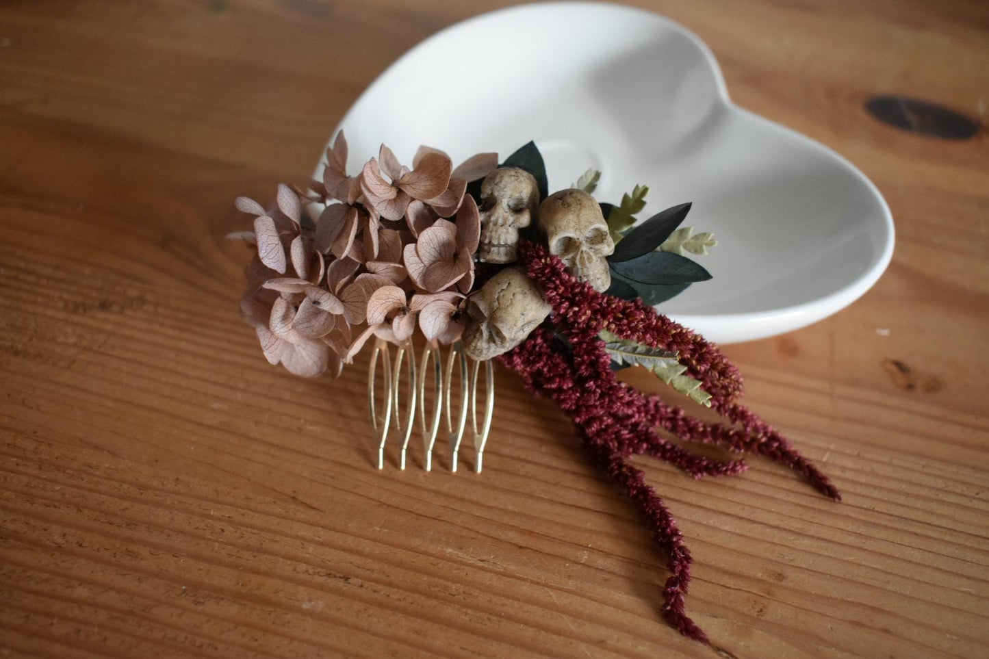 Floral comb with mini faux skulls