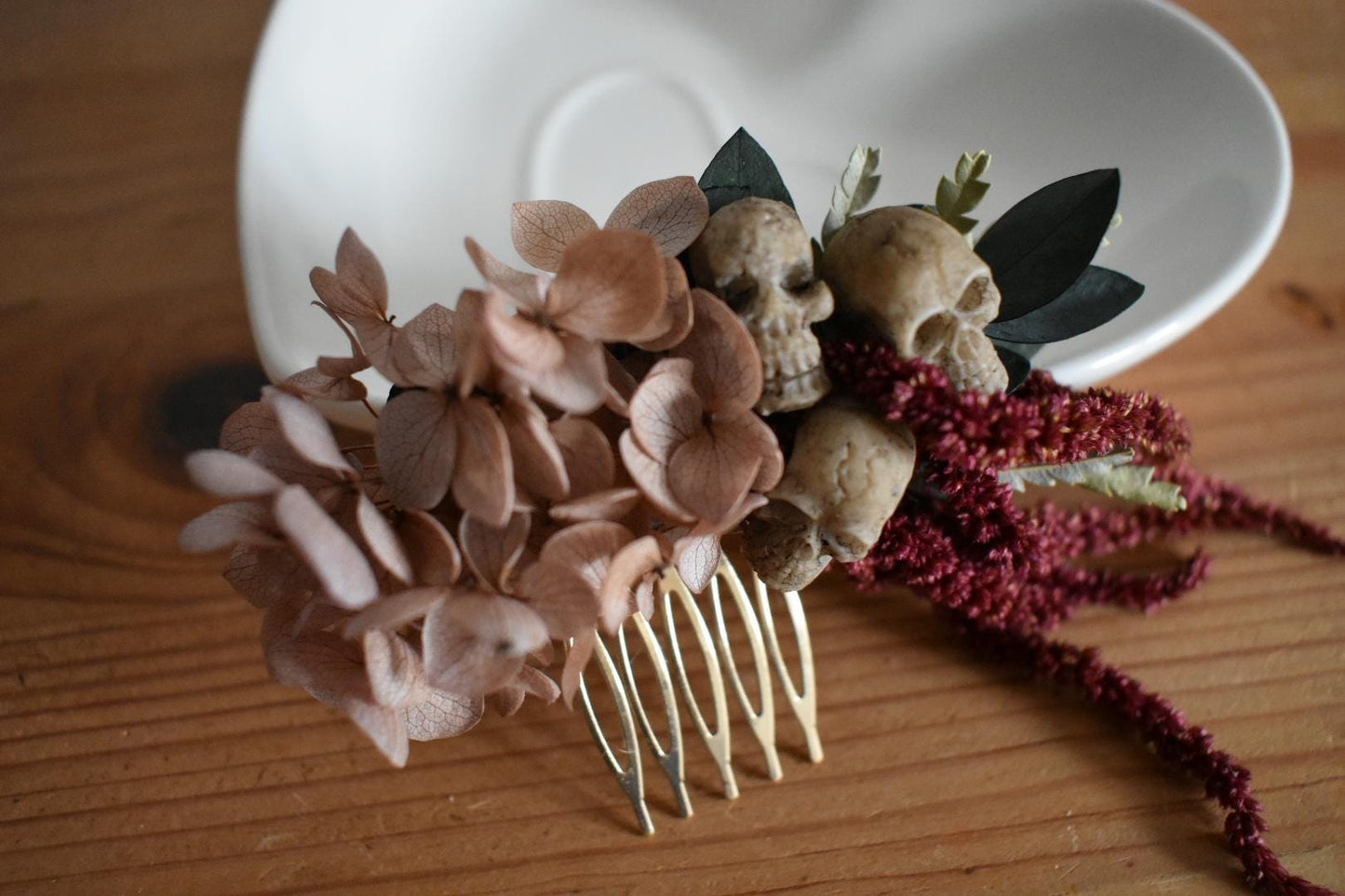 Floral comb with mini faux skulls