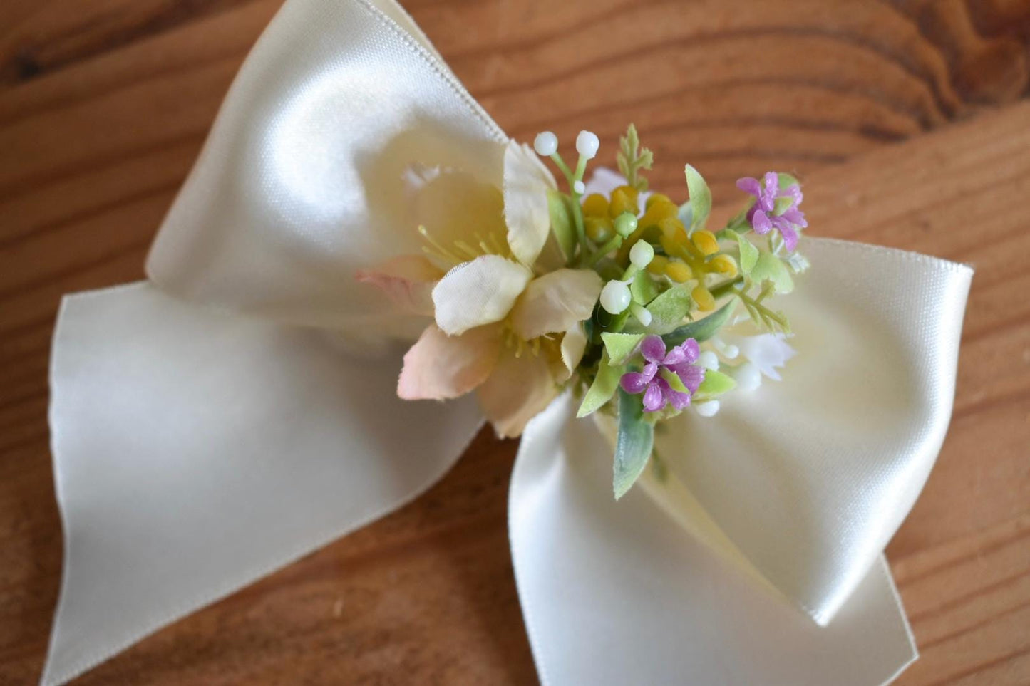 Floral bow pet accessory