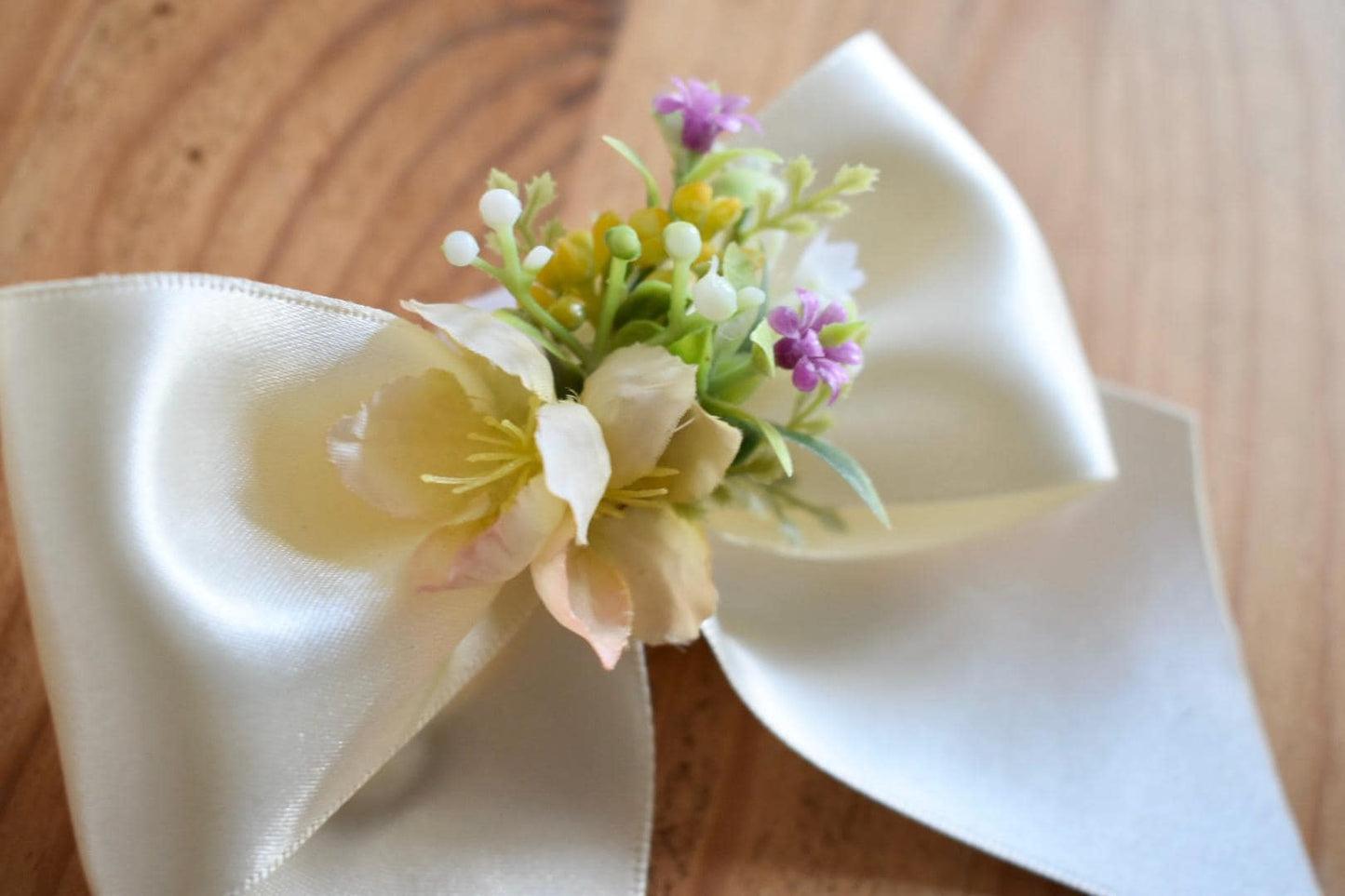 Floral bow pet accessory