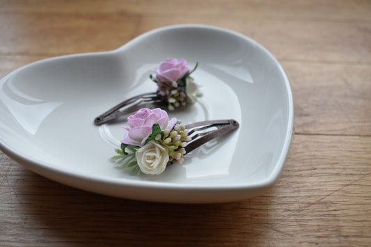Pink flower girl clips
