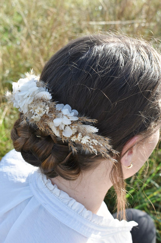 Bleached hydrangea and pampas hair vine