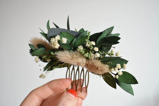 Eucalyptus and gypsophila comb with bunny tails