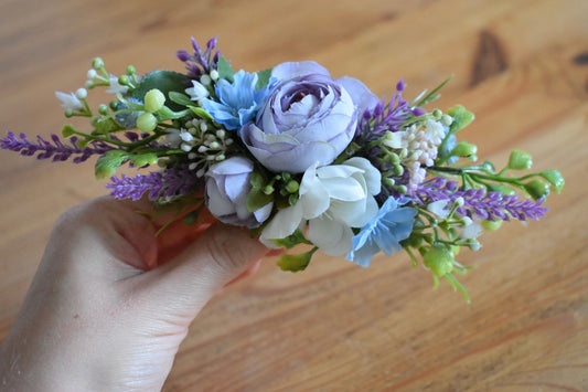 Floral pet collar corsage