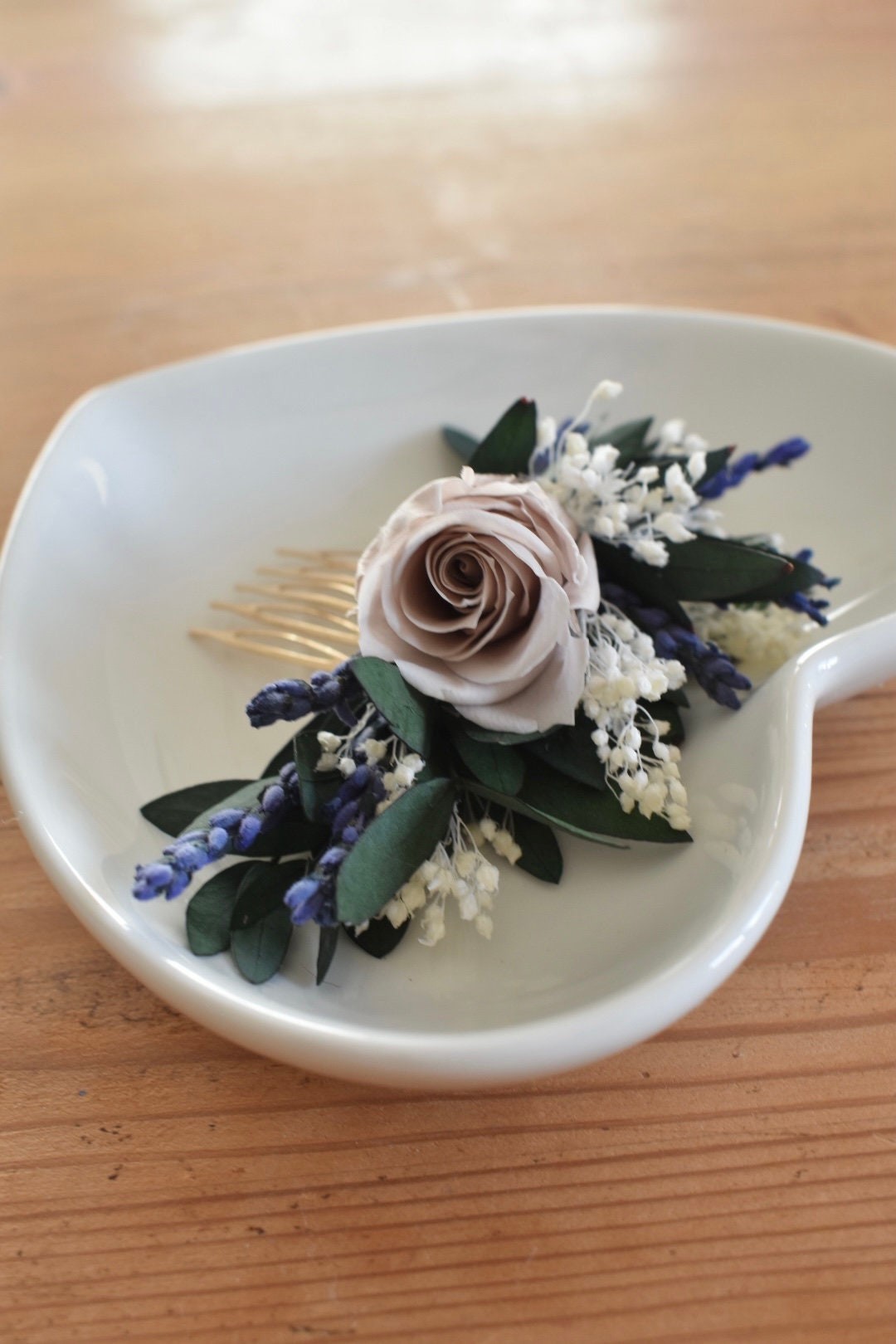 Lavender and rose flower comb