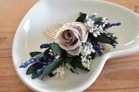 Lavender and rose flower comb