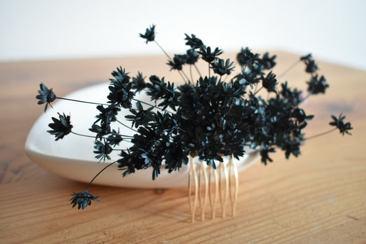 Black dried flower comb